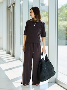 「IENA LA BOUCLE（イエナラブークル）の《追加》IENA LA BOUCLE Cupra mix イージーパンツ（その他パンツ、ブラウン系）」を使った、kuboさん（レディース・165cm）の春コーディネート
