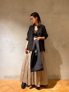 「IENA LA BOUCLE（イエナラブークル）のIENA LA BOUCLE フィブリルシアーシャツ（シャツ/ブラウス、ブラック系）」を使った、kuboさん（レディース・165cm）の春コーディネート