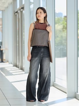 「IENA LA BOUCLE（イエナラブークル）の《追加2》IENA LA BOUCLE ソフトデニムシルエットパンツ（デニムパンツ、ブラック系）」を使った、kuboさん（レディース・165cm）の春コーディネート