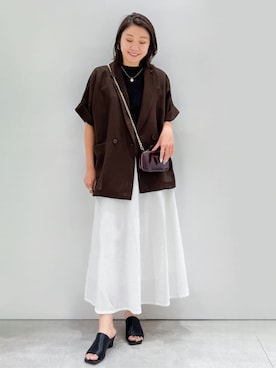 「アイテム（ポーチ、ブラウン系）」を使った、yuka.aさん（レディース・159cm）の夏コーディネート
