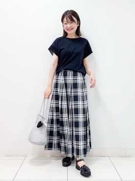 「Dessin（デッサン）の【シリーズ累計8万枚！選べる5サイズ/6色展開/洗える】美光沢カットソー【オンにもオフにもちょうどいい】（Tシャツ/カットソー、ブラック系）」を使った、nakajoさん（レディース・155cm）の夏コーディネート