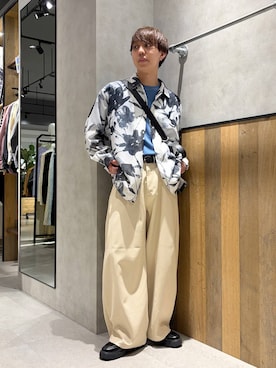 「RAGEBLUE（レイジブルー）のSuper Curve Seam Barrel Pants/スーパーカーブシームツイルバレルパンツ（Trousers、ホワイト系）」を使った、omu0324さん（メンズ）の春コーディネート