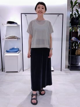 「UNTITLED（アンタイトル）の【アンサンブル可/品のある透け感】Tシャツ風ニットトップス（ニット/セーター、ベージュ系）」を使った、まちこさん（レディース・169cm）の夏コーディネート