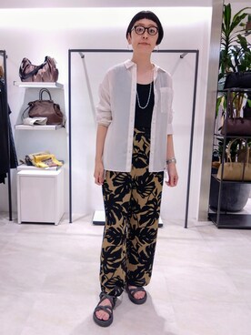 「UNTITLED（アンタイトル）の【ウエストゴム】リーフプリントワイドパンツ（その他パンツ、ベージュ系）」を使った、まちこさん（レディース・169cm）の夏コーディネート
