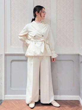 「アイテム（トレンチコート、ホワイト系）」を使った、Anさん（レディース・164cm）の春コーディネート