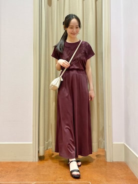 「grove（グローブ）の【持続冷感/SET UP可】ひんやりポンチシリーズ／フロントレースドルマンカットソー（Tシャツ/カットソー、ブラウン系）」を使った、あい梨さんの夏コーディネート