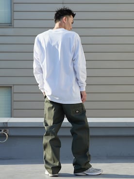 「GILDAN（ギルダン）のアイテム」を使った、koushiroさん（メンズ・176cm）の冬コーディネート