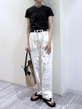 「ADAM ET ROPE'（アダムエロペ）のトングパフサンダル（サンダル、ブラック系）」を使った、makiさん（レディース・170cm）の春コーディネート