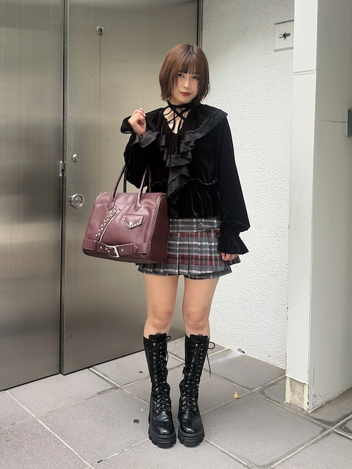 シーベロアラッフルブラウス