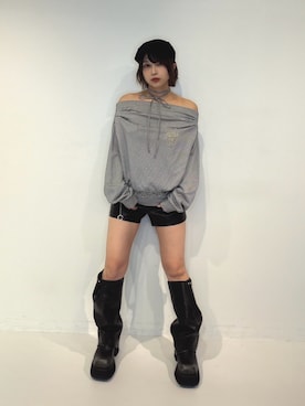「jouetie（ジュエティ）のワンショルリボントップス（Tシャツ/カットソー、ブラック系）」を使った、Nunさん（レディース・156cm）の秋コーディネート