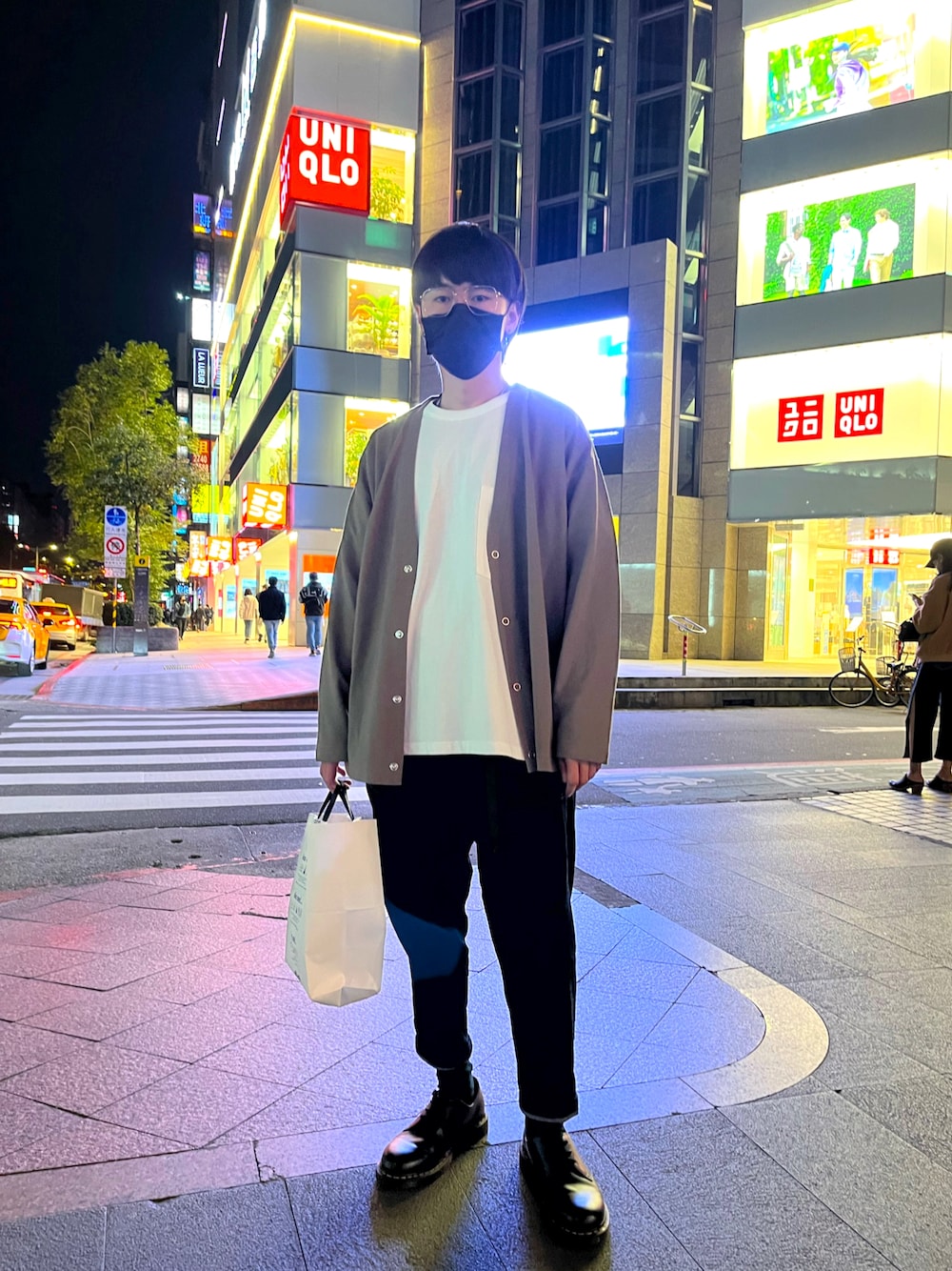 「niko and...のアイテム（ノーカラージャケット、ベージュ系）」を使った、宣宇晨さん（メンズ・175cm）の冬コーディネートの1枚目の写真