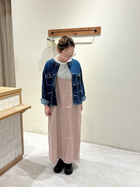 「キャミワンピ」｜「アイテム（デニムジャケット）」を使った、meguさん（レディース・159cm）の秋コーディネート