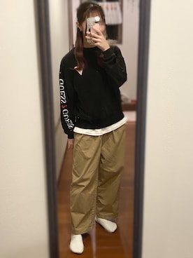 「Guess（ゲス）のアイテム（スウェット）」を使った、momo∨̈さん（レディース・159cm）の秋コーディネート