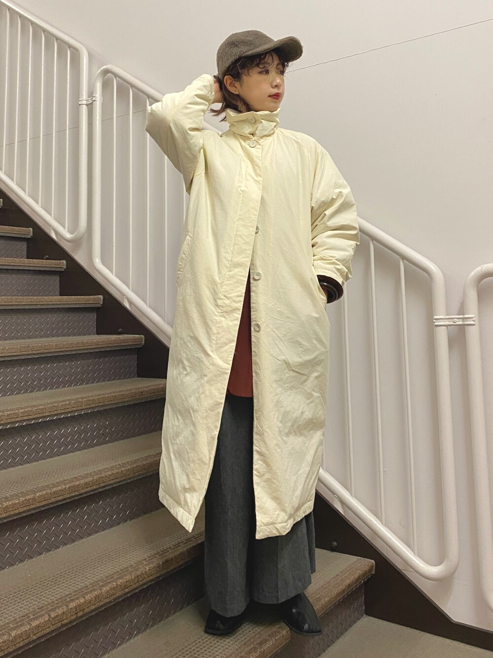 「冬アウター、ロングダウン、ダウンコート、KBF、kbf_ootd、アウター」｜「KBFの【WEB/一部店舗限定】パディングロングダウンコート（ダウンジャケット/コート、ホワイト系）」を使った、たなりさん（レディース・164cm）の冬コーディネートの1枚目の写真