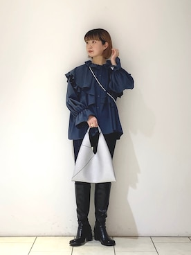 「アイテム（トートバッグ、シルバー系）」を使った、たなりさん（レディース・164cm）の冬コーディネート