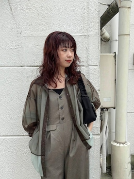 「アイテム（サロペット/オーバーオール、ブラウン系）」を使った、たなりさん（レディース・164cm）の秋コーディネート