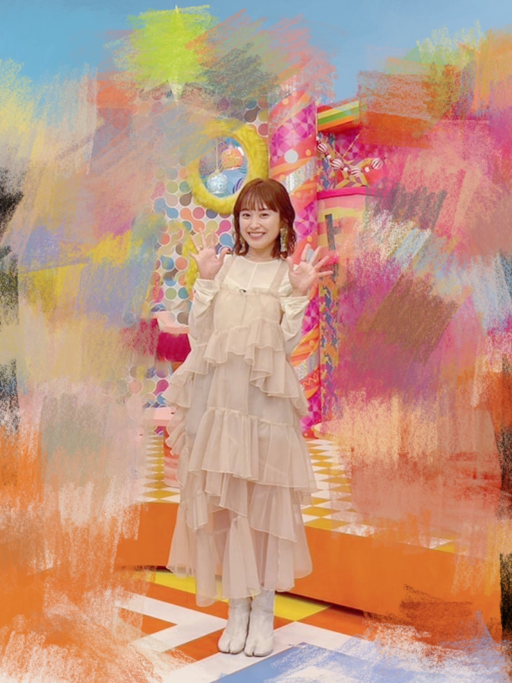 「holiday、スケスケ、mamekurogouchi、UNIQLO、TOGA、H&M、Maison Margiela」｜「HOLIDAYのCHIFFON RUFFLE LAYERED DRESS シフォンラッフルレイヤードドレス（ワンピース、ベージュ系）」を使った、高橋愛さん（レディース・154cm）の夏コーディネートの1枚目の写真