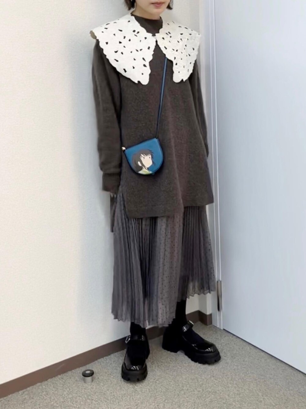 「付け襟、Ameri、Ameri vintage、高橋愛、フェミニン、ガーリー、大人ガーリー、fukuu、ふくうコーデ、ZARA、ドットスカート、プリーツスカート、cohina、LOEWE、154cm」｜「ZARAのアイテム（ドレスシューズ、ブラック系）」を使った、高橋愛さん（レディース・154cm）の冬コーディネートの1枚目の写真