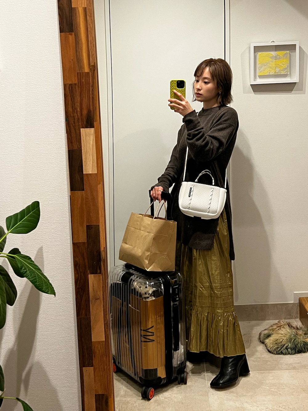 「オトナカジュアル、はるコーデ、154cm、高橋愛、fukuu、ふくうコーデ」｜「fukuuの【セットアップ対応可】 リサイクルウール　サイドスリットニットトップス（その他トップス、ブラウン系）」を使った、高橋愛さん（レディース・154cm）の春コーディネートの1枚目の写真