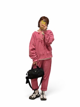 「HOLIDAY（ホリデイ）のアイテム」を使った、高橋愛さん（レディース・154cm）の秋コーディネート