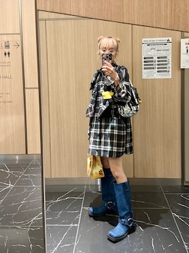 「アイテム（ハンドバッグ）」を使った、高橋愛さん（レディース・154cm）の秋コーディネート