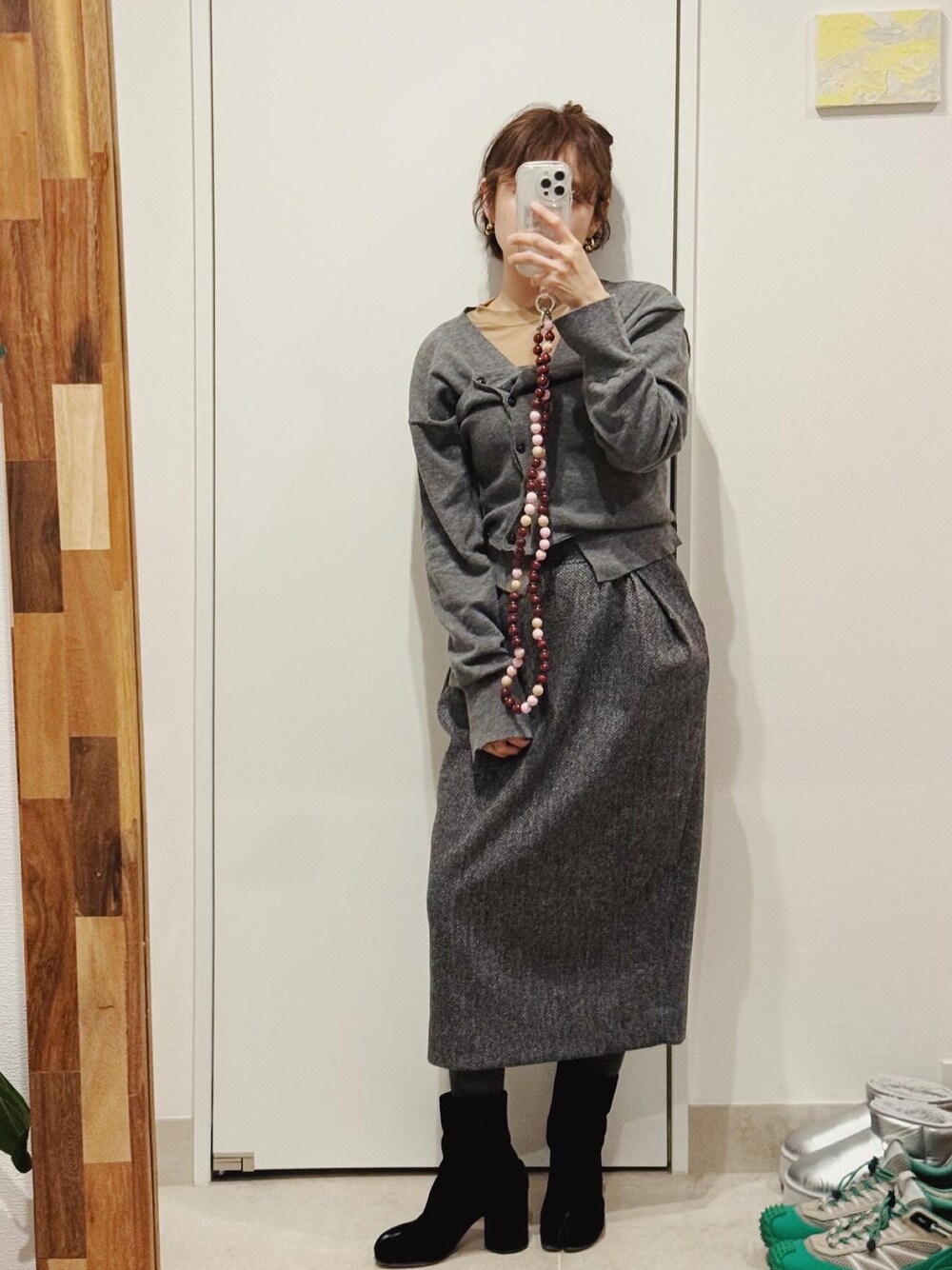 「グレーな日、グレーな気分、カーディカン、KBF、２ＷＡＹ、Maison Margiela、マルジェラ、高橋愛、fukuu、ふくうコーデ、154cm」｜「KBFのマルチビスチェSETカーディガン（カーディガン/ボレロ、グレー系）」を使った、高橋愛さん（レディース・154cm）の冬コーディネートの1枚目の写真