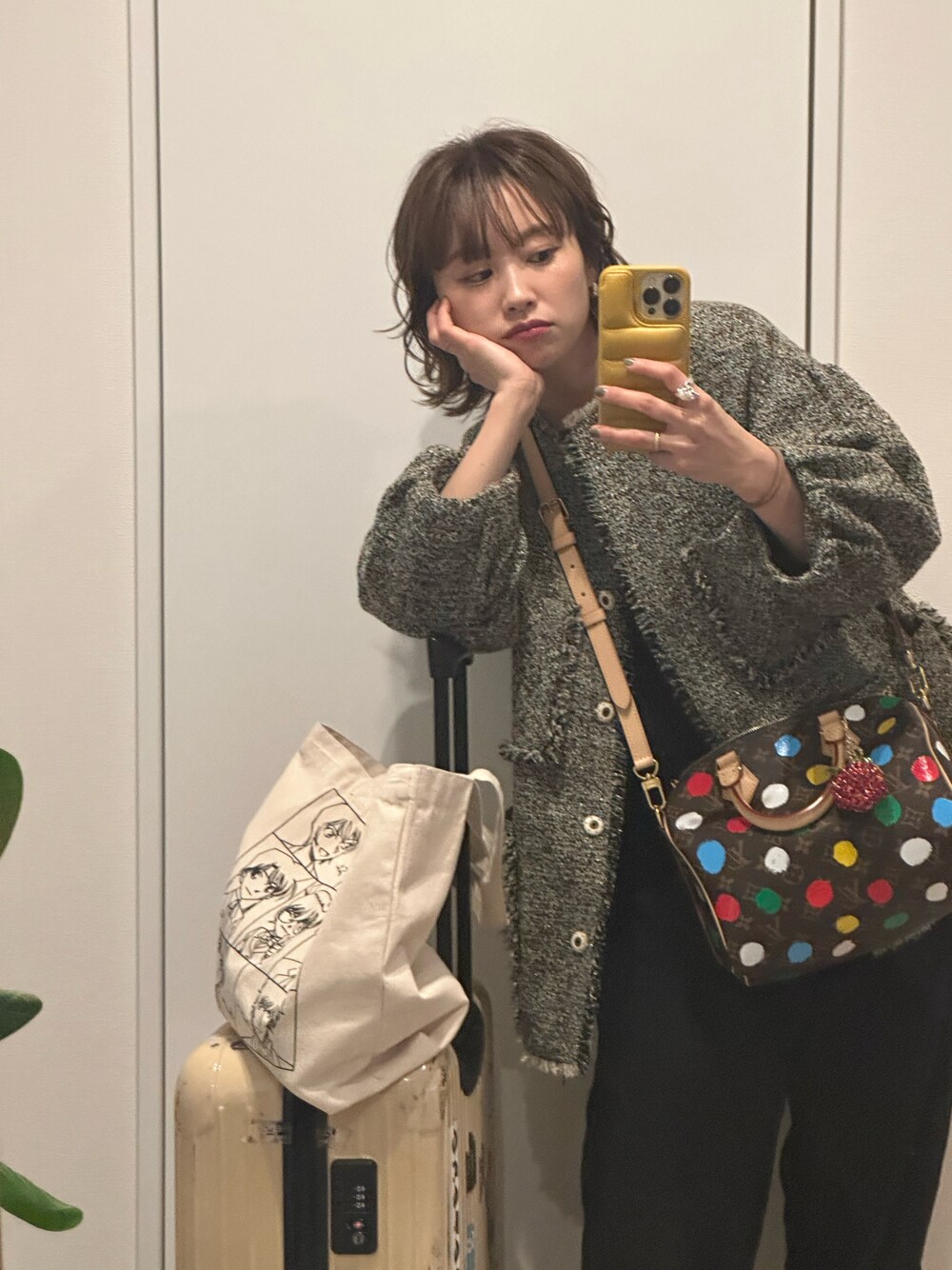 「いまどきジャケット写真、ツイードジャケット、高橋愛、GREED International(GREED International)、154cm、anteprima、いちごといえばわたし、春夏コーデ、春、オールインワン、styling、スタイリング」｜「styling/のアイテム（オールインワン・サロペット、ブラック系）」を使った、高橋愛さん（レディース・154cm）の春コーディネートの1枚目の写真