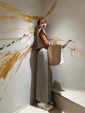 「NATURAL BEAUTY BASIC（ナチュラルビューティーベーシック）のアイテム」を使った、高橋愛さん（レディース・154cm）の春コーディネート