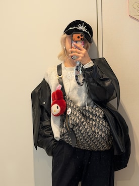 「Christian Dior（クリスチャンディオール）のアイテム」を使った、高橋愛さん（レディース・154cm）の秋コーディネート