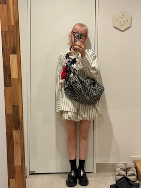 「アイテム（ローファー）」を使った、高橋愛さん（レディース・154cm）の夏コーディネート
