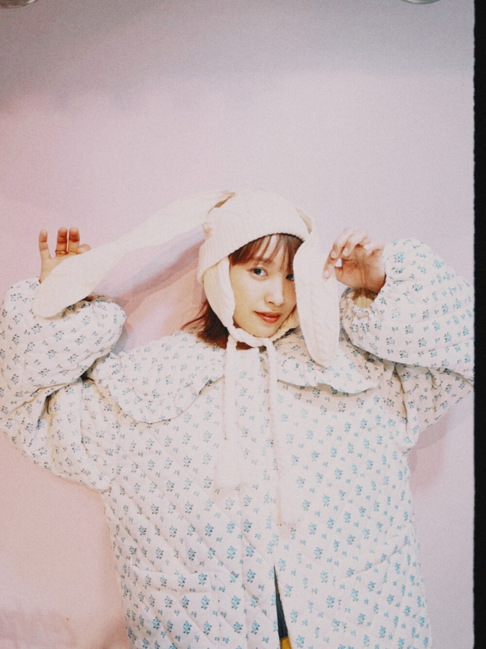 「Candy Stripper、キャンスパ、キャンディストリッパー、高橋愛、154cm、うさみみ」｜「Candy Stripperのアイテム（ニットキャップ/ビーニー、ホワイト系）」を使った、高橋愛さん（レディース・154cm）の夏コーディネートの1枚目の写真
