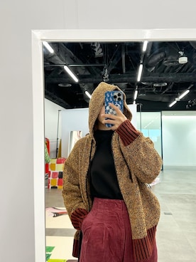 「高橋愛」｜「アイテム（スウェット）」を使った、高橋愛さん（レディース・154cm）の秋コーディネート