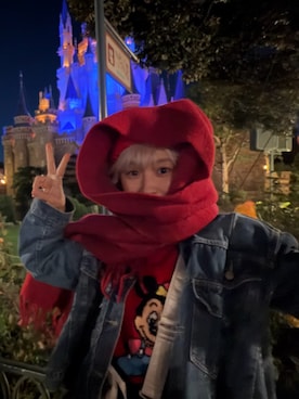 「アイテム（マフラー）」を使った、高橋愛さん（レディース・154cm）の秋コーディネート