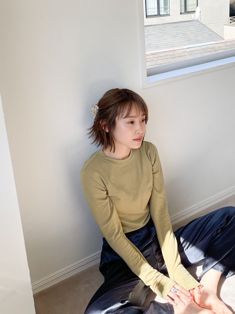 「春服みてみて、はるコーデ、ミントグリーン、ライムグリーン、高橋愛、fukuu、ショートボブ、ボブ、bob」｜「fukuuのとろけちゃう肌触りハイネックインナートップス（その他トップス、グリーン系）」を使った、高橋愛さん（レディース・154cm）の春コーディネートの1枚目の写真