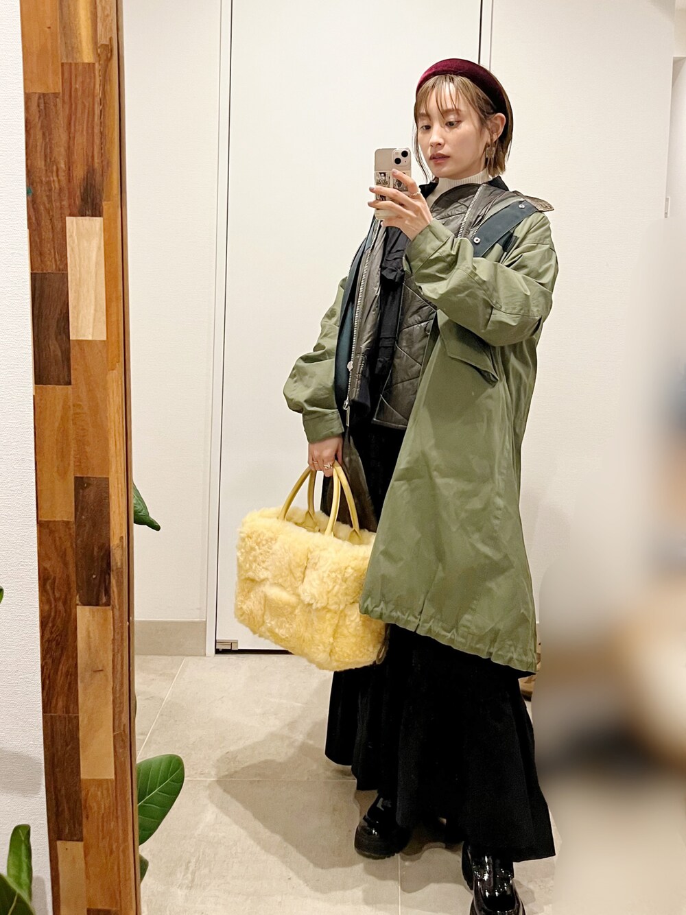 「Sacaiのアイテム（ジャケット/アウター、グリーン系）」を使った、高橋愛さん（レディース・154cm）の冬コーディネートの1枚目の写真