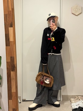 「アイテム（ニット/セーター）」を使った、高橋愛さん（レディース・154cm）の秋コーディネート