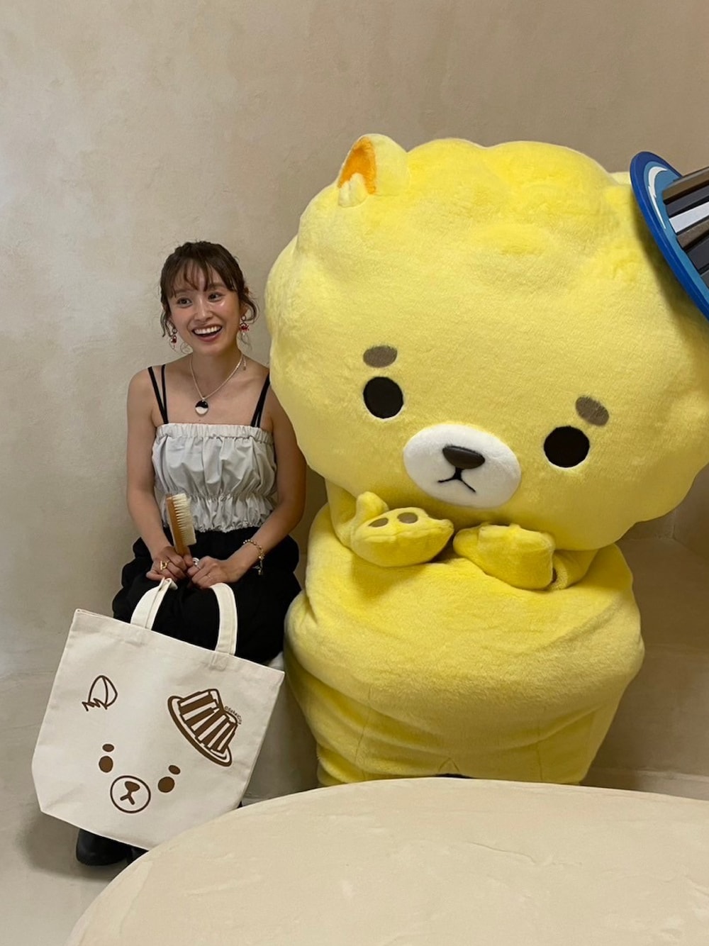「白黒、モノトーン、SORIN、ソリン、154cm、福井、ふくいブランド大使、高橋愛、ほや丸」｜「SORINのTR Tropical Shirring Dress（ワンピース、ブラック系）」を使った、高橋愛さん（レディース・154cm）の秋コーディネートの1枚目の写真