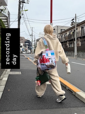 「アイテム（ハンドバッグ）」を使った、高橋愛さん（レディース・154cm）の秋コーディネート