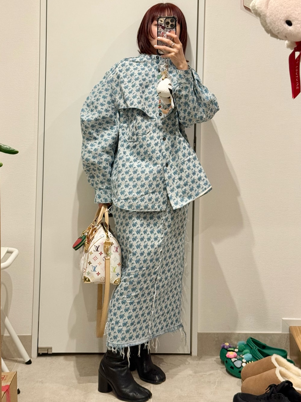 「セットアップ、お気に入りのセットアップ、IRENE、アイレネ、le ciel bleu、高橋愛、村上隆、LOUIS  VUITTON、154cm、マルジェラ」｜「IRENEのアイテム（トップス、ブルー系）」を使った、高橋愛さん（レディース・154cm）の春コーディネートの1枚目の写真