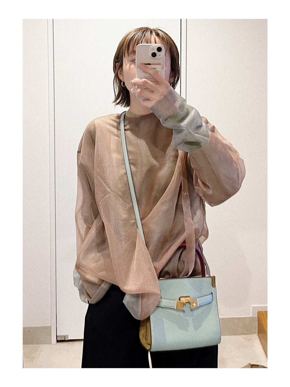 「とろけるインナートップス、とろける、透け素材、透け感、高橋愛、fukuu、Tory Burch、トリーバーチ、irene、ふくうコーデ」｜「IRENEのアイテム（トップス、ベージュ系）」を使った、高橋愛さん（レディース・154cm）の春コーディネートの1枚目の写真