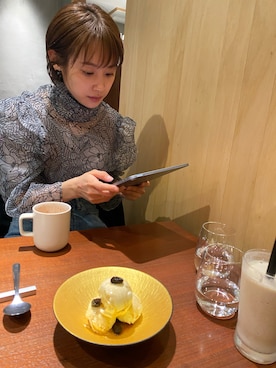 「高橋愛」｜「アイテム（アクセサリー）」を使った、高橋愛さん（レディース・154cm）の秋コーディネート
