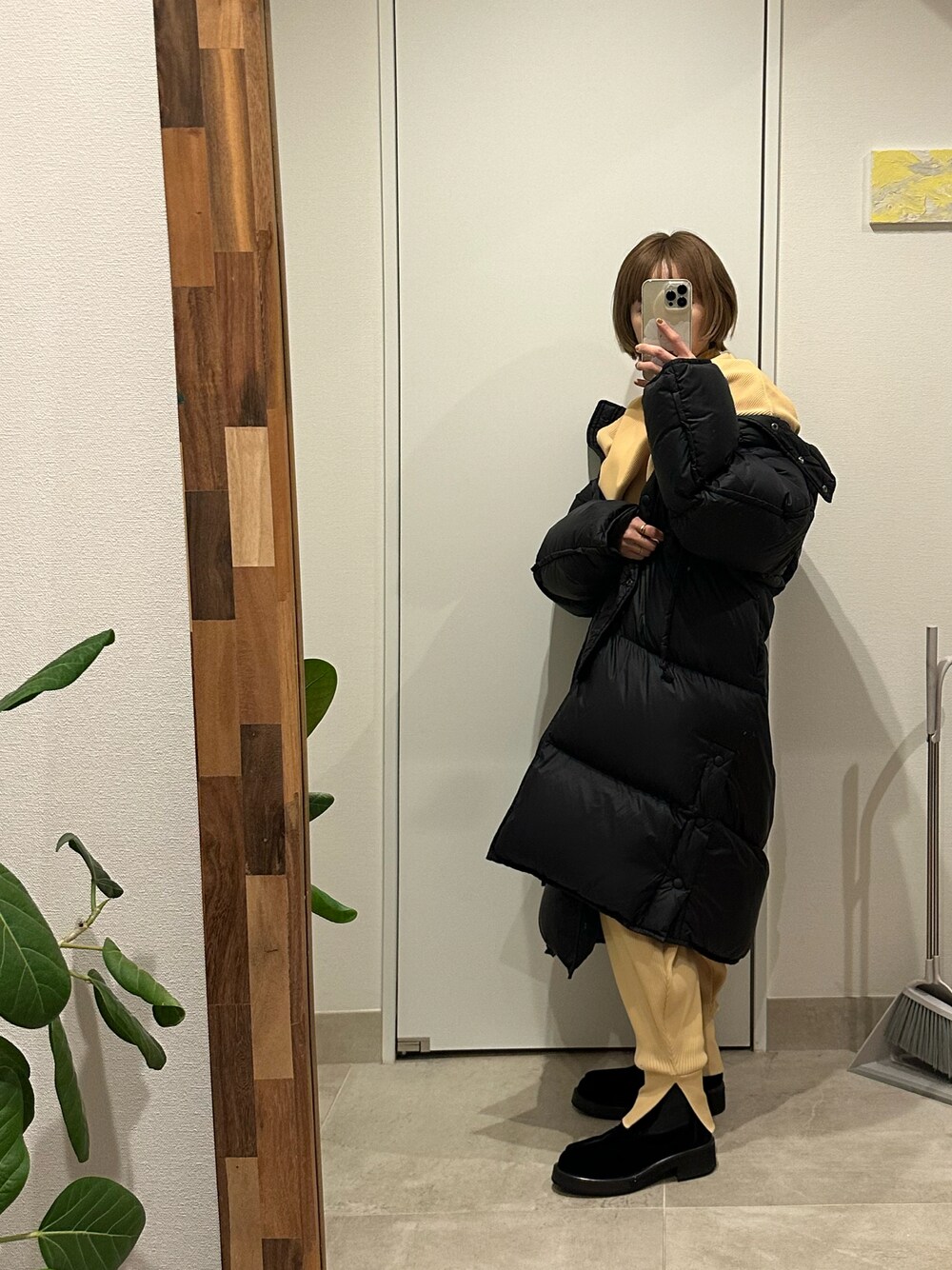 「大人カジュアル、ニットアップ、PoFF、勝田里奈、りなぷ、高橋愛、154cm、EMPORIO ARMANI、アルマーニ、armani、きいろといえばわたし」｜「POFFのアイテム（ニット/セーター、イエロー系）」を使った、高橋愛さん（レディース・154cm）の冬コーディネートの1枚目の写真