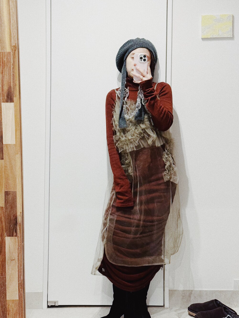 「チカキサダ、りなぷ、ニットワンピース、ボルドー、ベレー帽、KBF、高橋愛、154cm、マルジェラ」｜「チカキサダのアイテム（ワンピース/ドレス、グリーン系）」を使った、高橋愛さん（レディース・154cm）の冬コーディネートの1枚目の写真