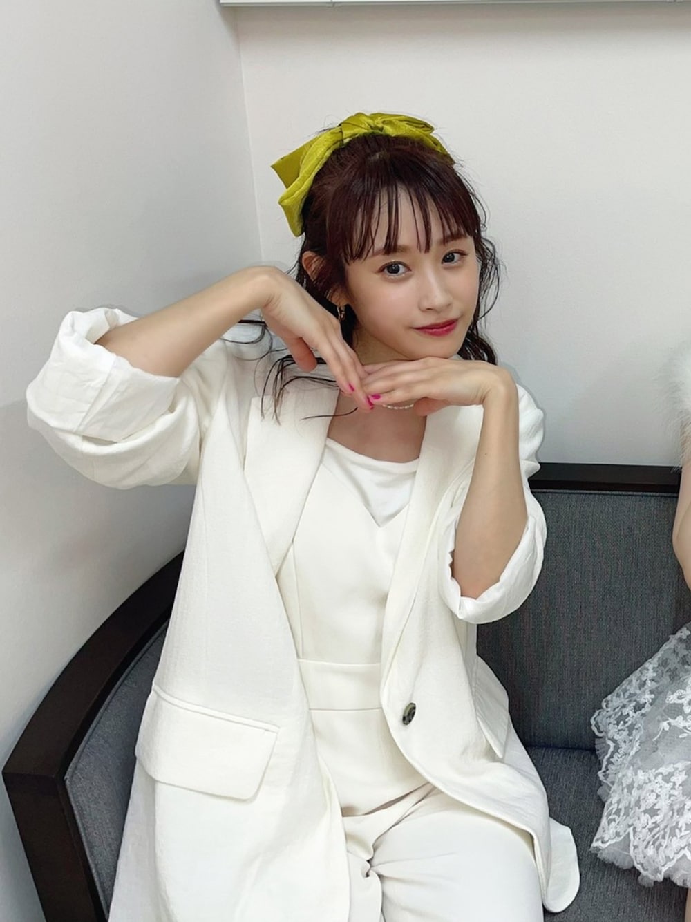 「オトナカジュアル、高橋愛、ステージ衣装、ライブ衣装、154cm、mame kurogouchi × UNIQLO、mame kurogouchi、UNIQLO、ユニクロ、little sunny bite」｜「Little sunny biteのSatin ribbon hair accessory（バレッタ/ヘアクリップ、グリーン系）」を使った、高橋愛さん（レディース・154cm）の夏コーディネートの1枚目の写真