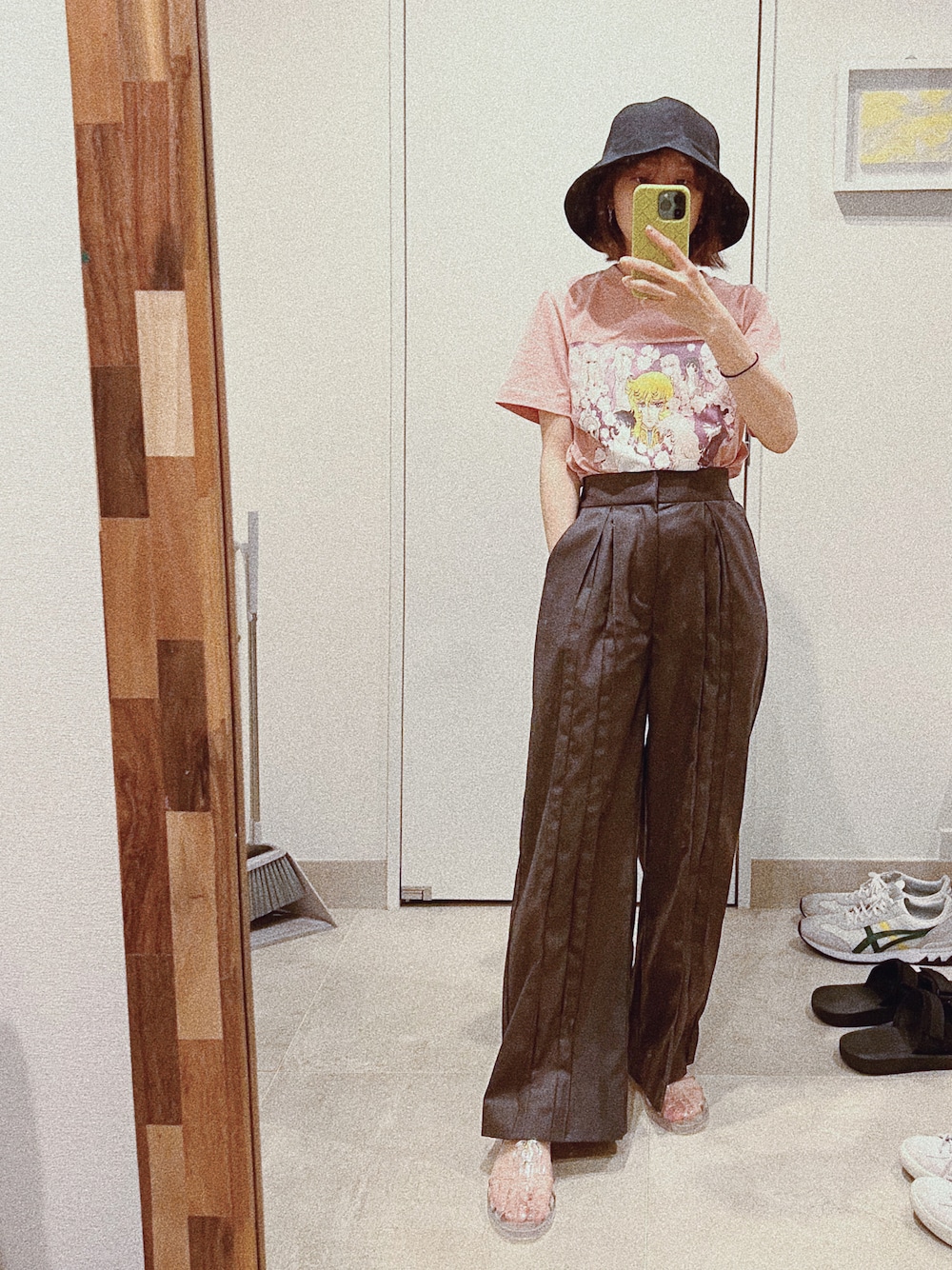 「ベルばら、ベルサイユのばら、Tシャツ、オスカル、154cm、勝田里奈、PoFF、GUCCI、夏、カジュアル、クリアサンダル、ピンクTシャツ、高橋愛」｜「MAX&Co.のアイテム（Tシャツ/カットソー、ピンク系）」を使った、高橋愛さん（レディース・154cm）の夏コーディネートの1枚目の写真