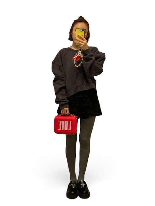 「AMOMMA(アモマ)のPUFF SLEEVE SWEAT 起毛なし(スウェット)」を使った、高橋愛さん(レディース・154cm)の秋コーディネート
