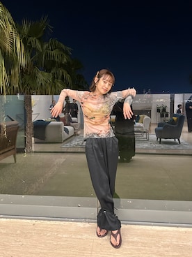 「高橋愛」｜「アイテム（サンダル）」を使った、高橋愛さん（レディース・154cm）の秋コーディネート