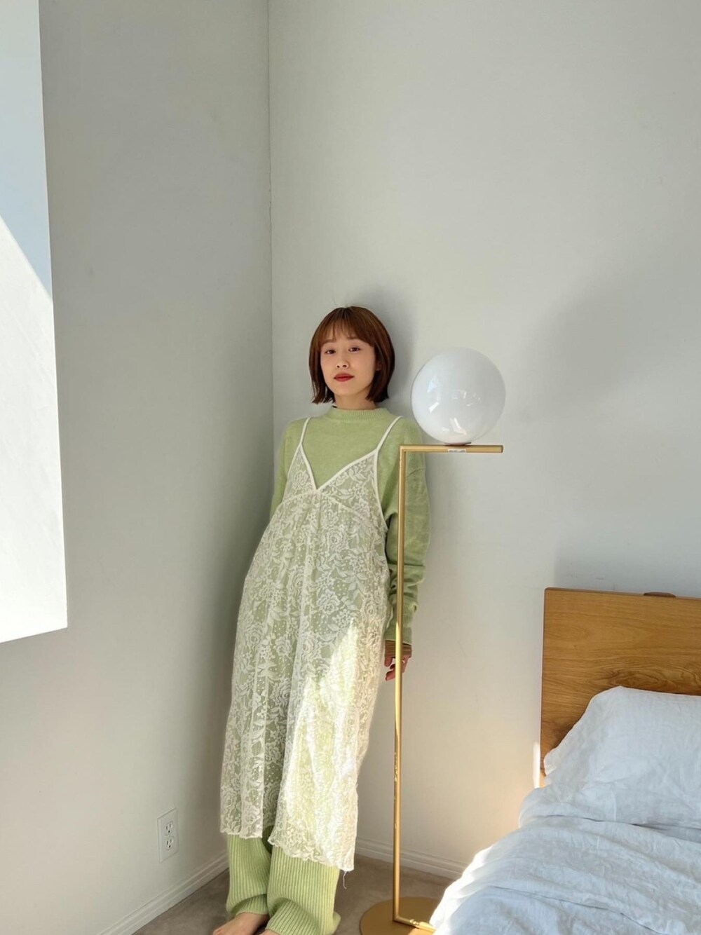 「春服みてみて、カジュアルコーデ、春服、春色、ピスタチオグリーン、ピスタチオ、154cm、ミントグリーン、オリーブ」｜「fukuuの【セットアップ対応可】 リサイクルウール　サイドスリットニットトップス（その他トップス、グリーン系）」を使った、高橋愛さん（レディース・154cm）の春コーディネートの1枚目の写真