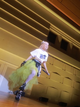 「アイテム（ヘアアクセサリー）」を使った、高橋愛さん（レディース・154cm）の秋コーディネート
