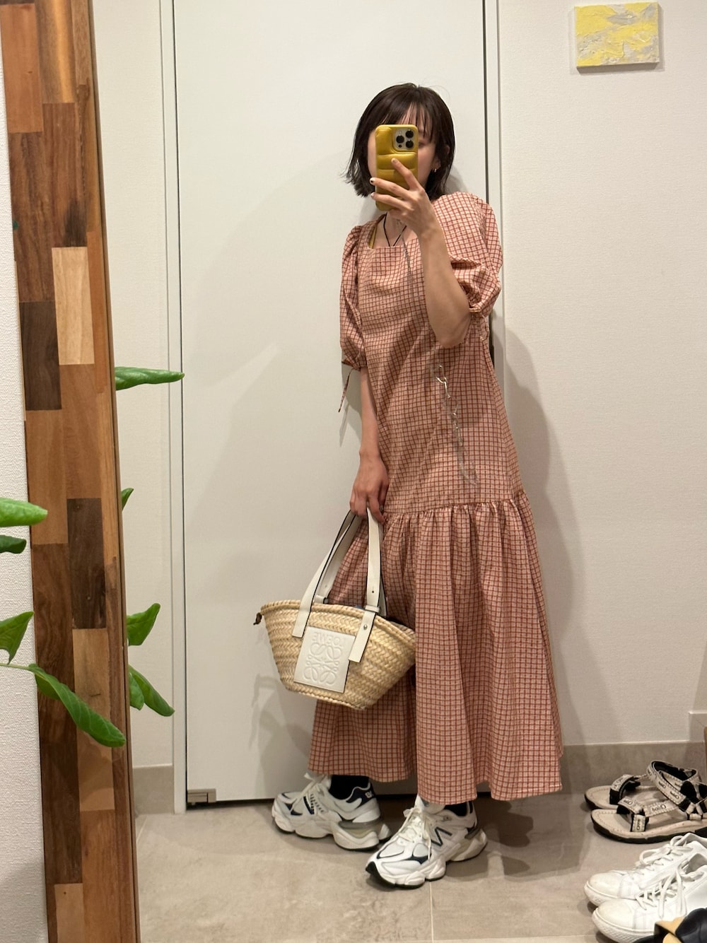 「大人かわいい、大人コーデ、夏コーデ、ボリューム袖、jumelle、高橋愛、154cm」｜「jumelleのPlaid check OP（ワンピース、オレンジ系）」を使った、高橋愛さん（レディース・154cm）の夏コーディネートの1枚目の写真